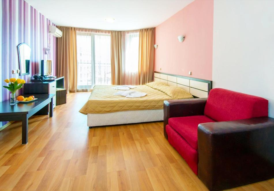 South Beach Hotel - New Management And Free Beach Access Tsarevo Eksteriør billede